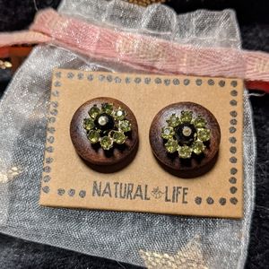 🌿 NWT Natural life wooden earrings